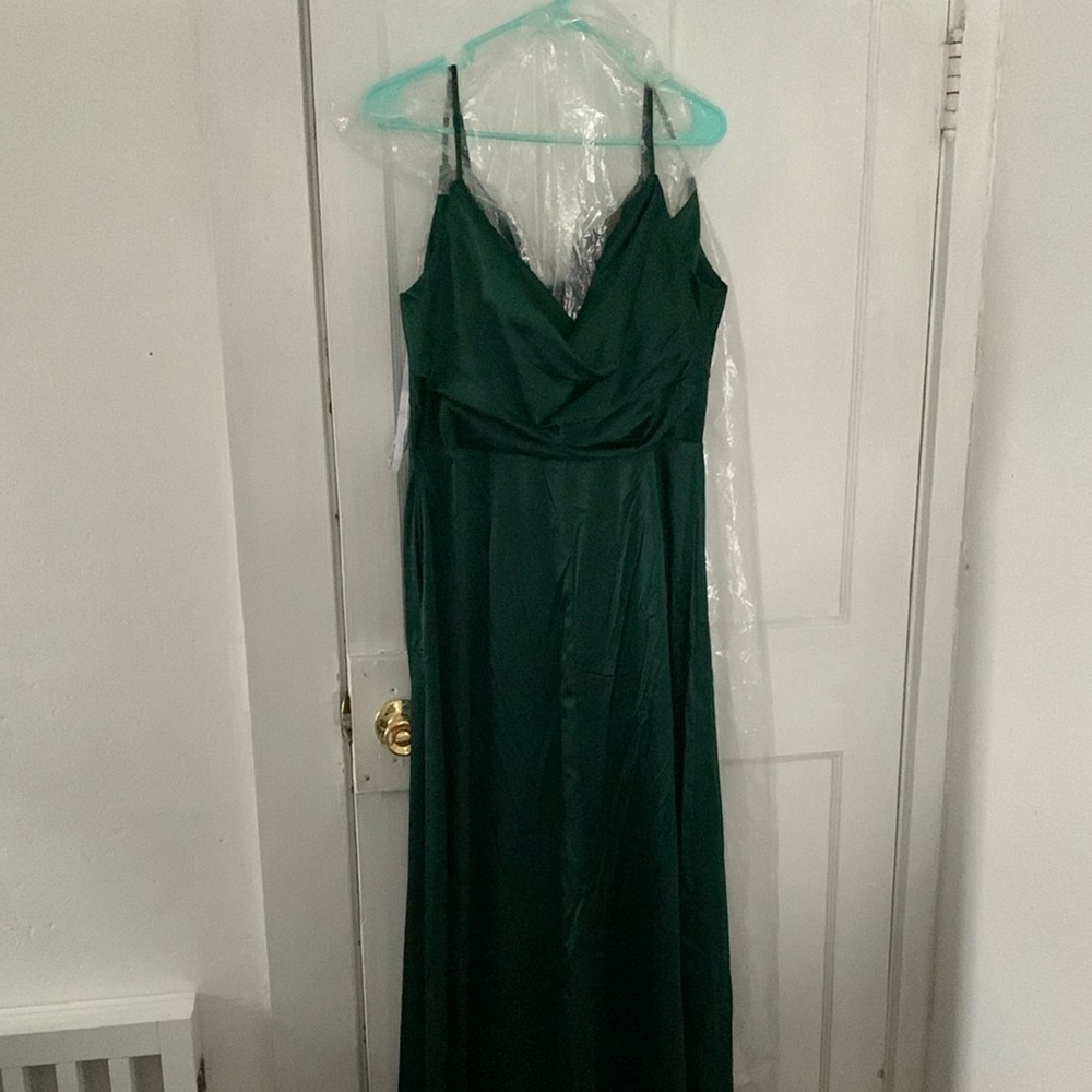 NWT David’s Bridal Juniper Bridesmaid Dress/Gown